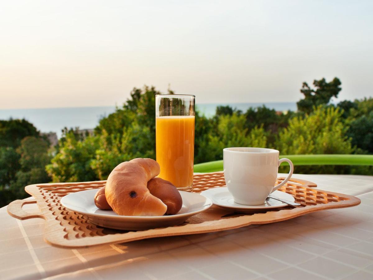 Ljuljak Hotel Goudstrand Buitenkant foto
