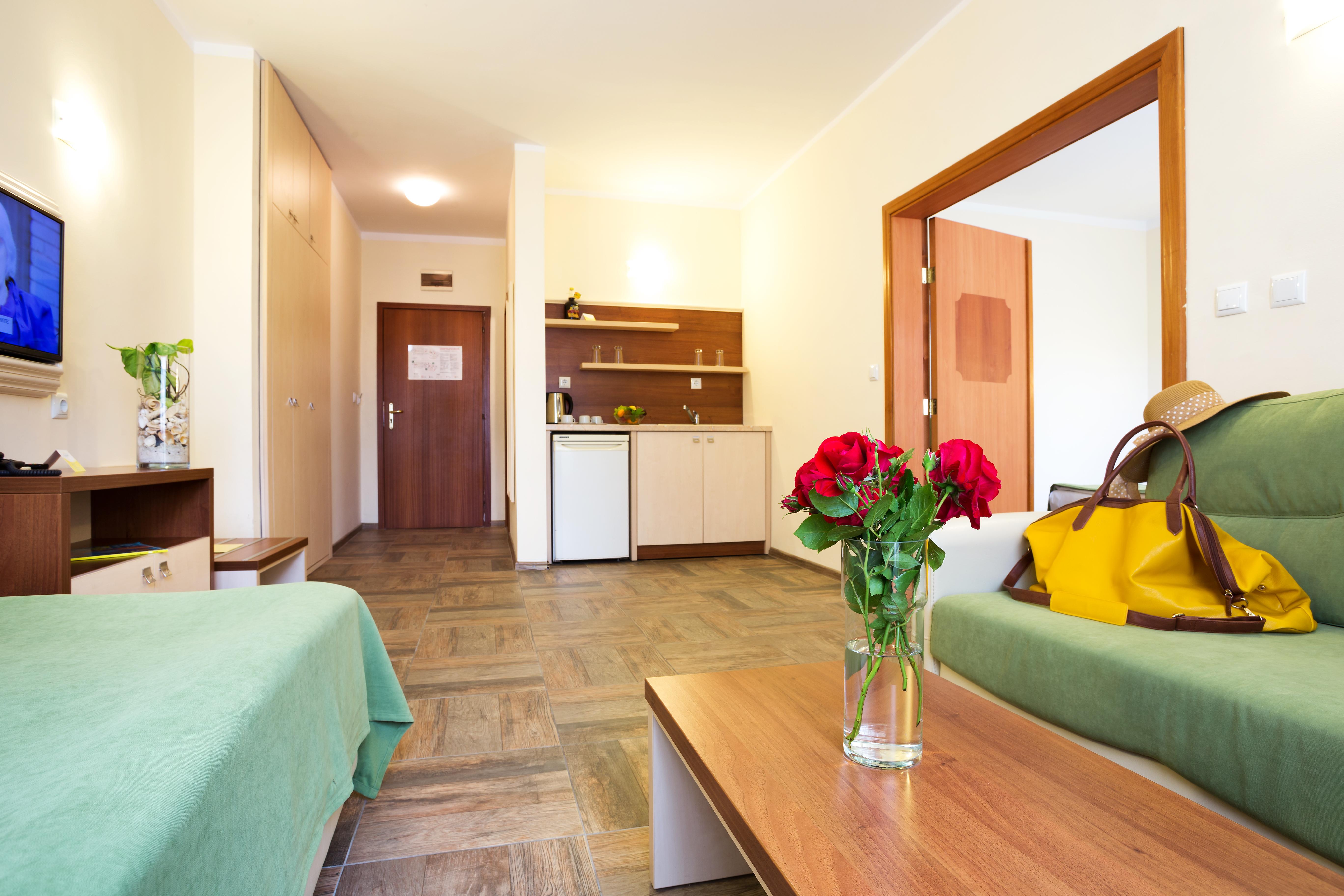 Ljuljak Hotel Goudstrand Buitenkant foto