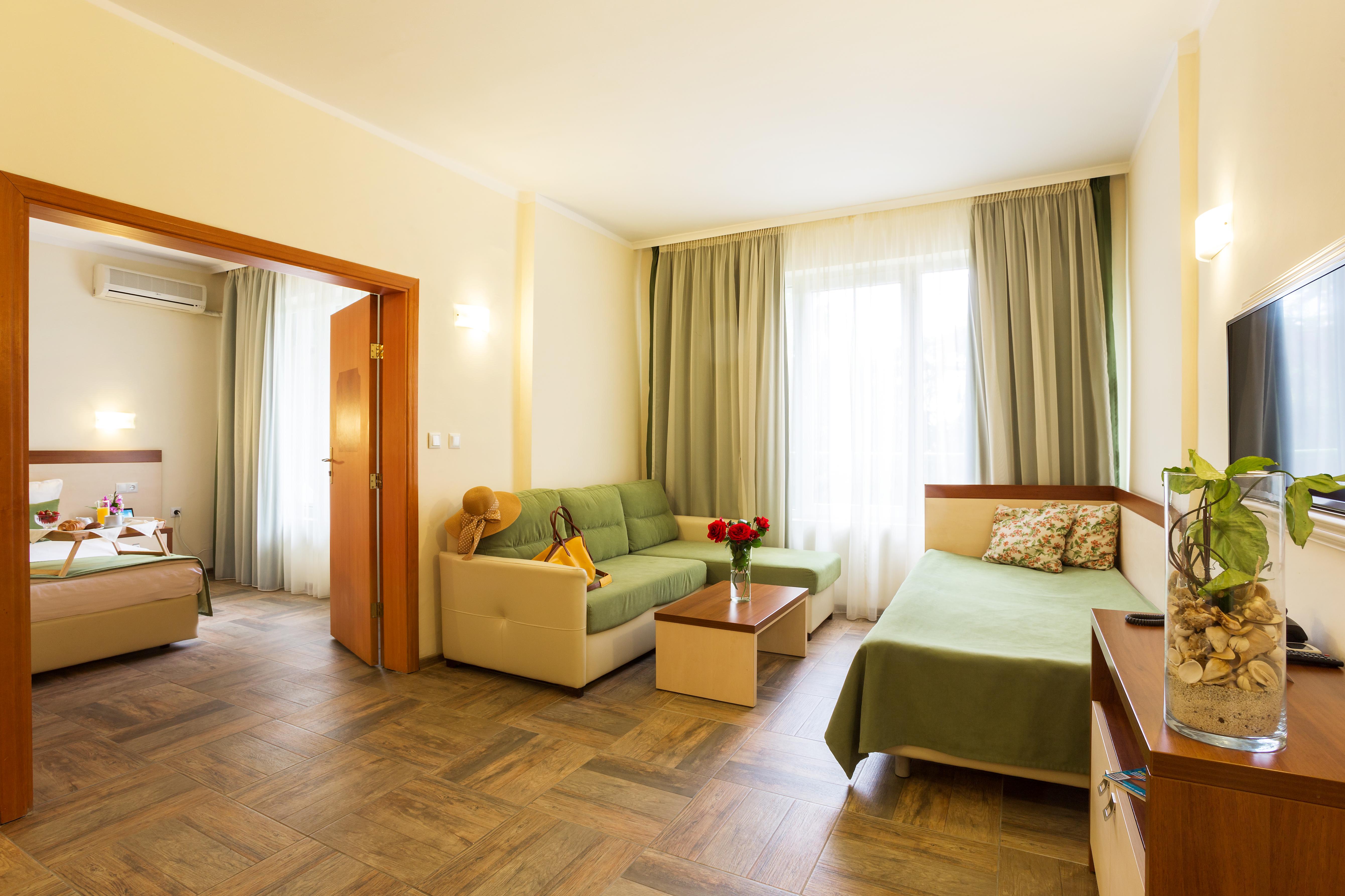 Ljuljak Hotel Goudstrand Buitenkant foto