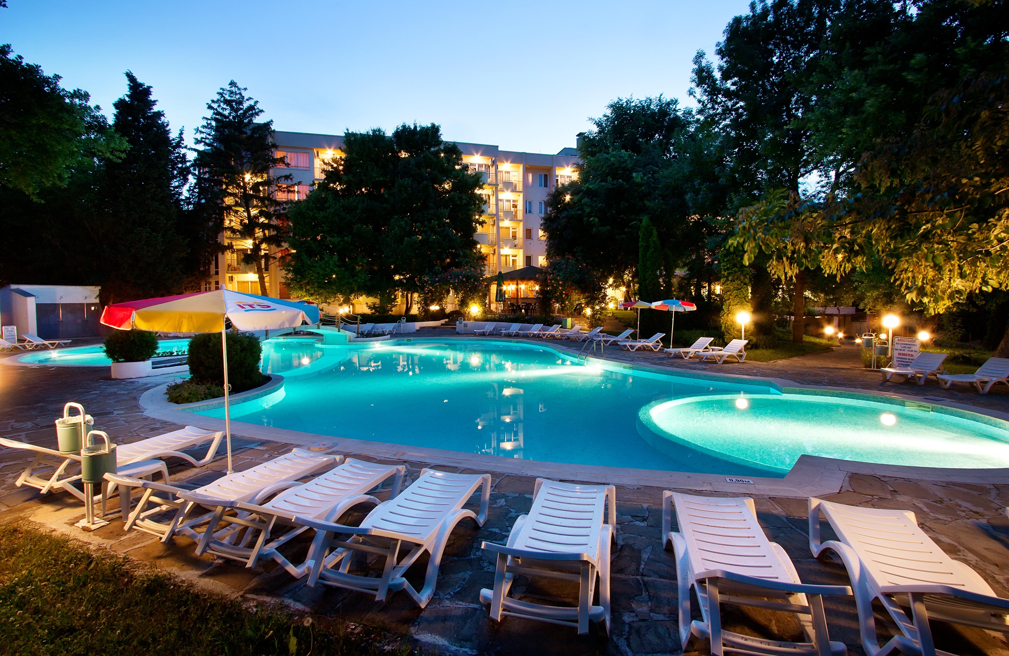 Ljuljak Hotel Goudstrand Buitenkant foto