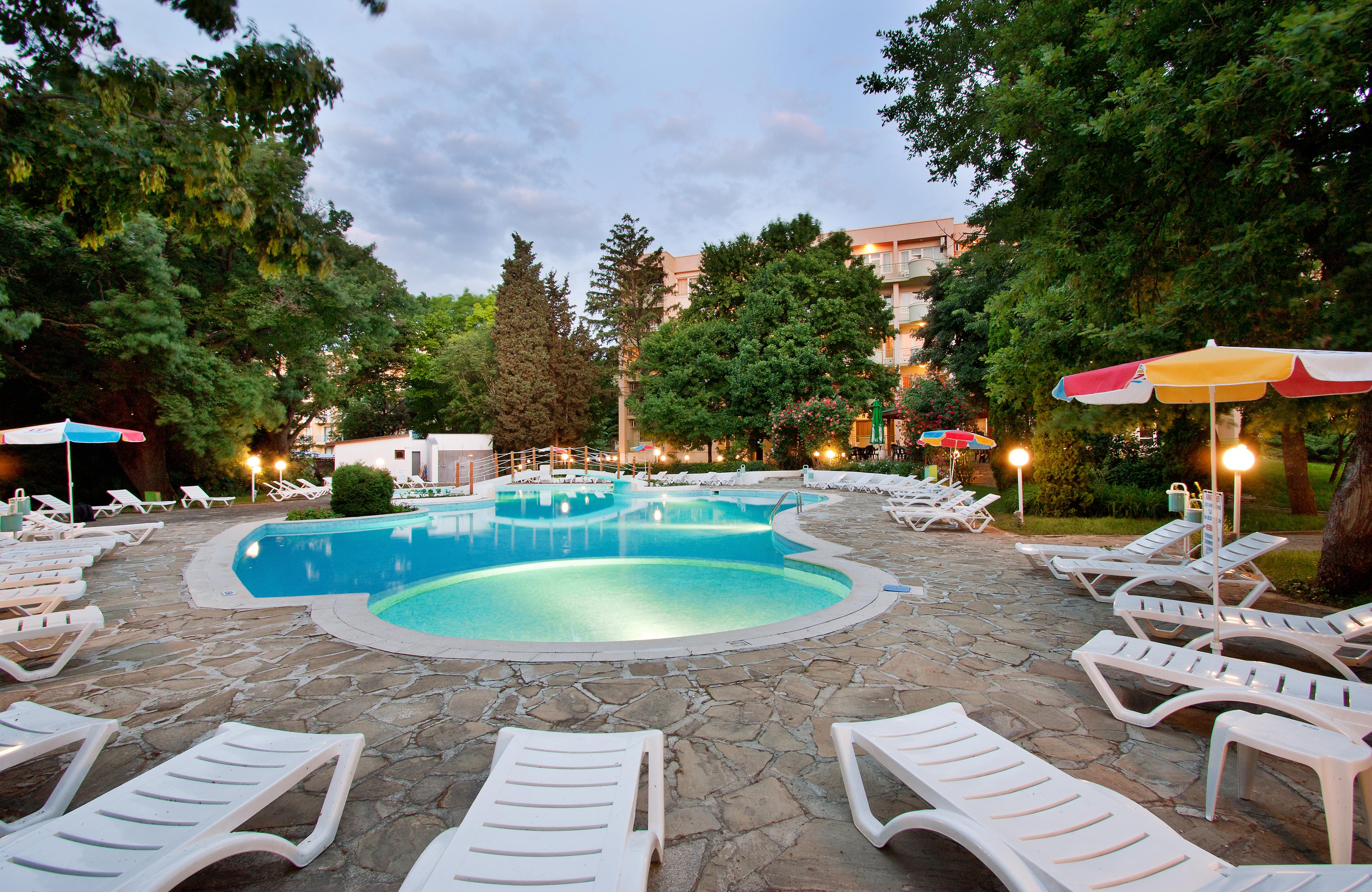 Ljuljak Hotel Goudstrand Buitenkant foto
