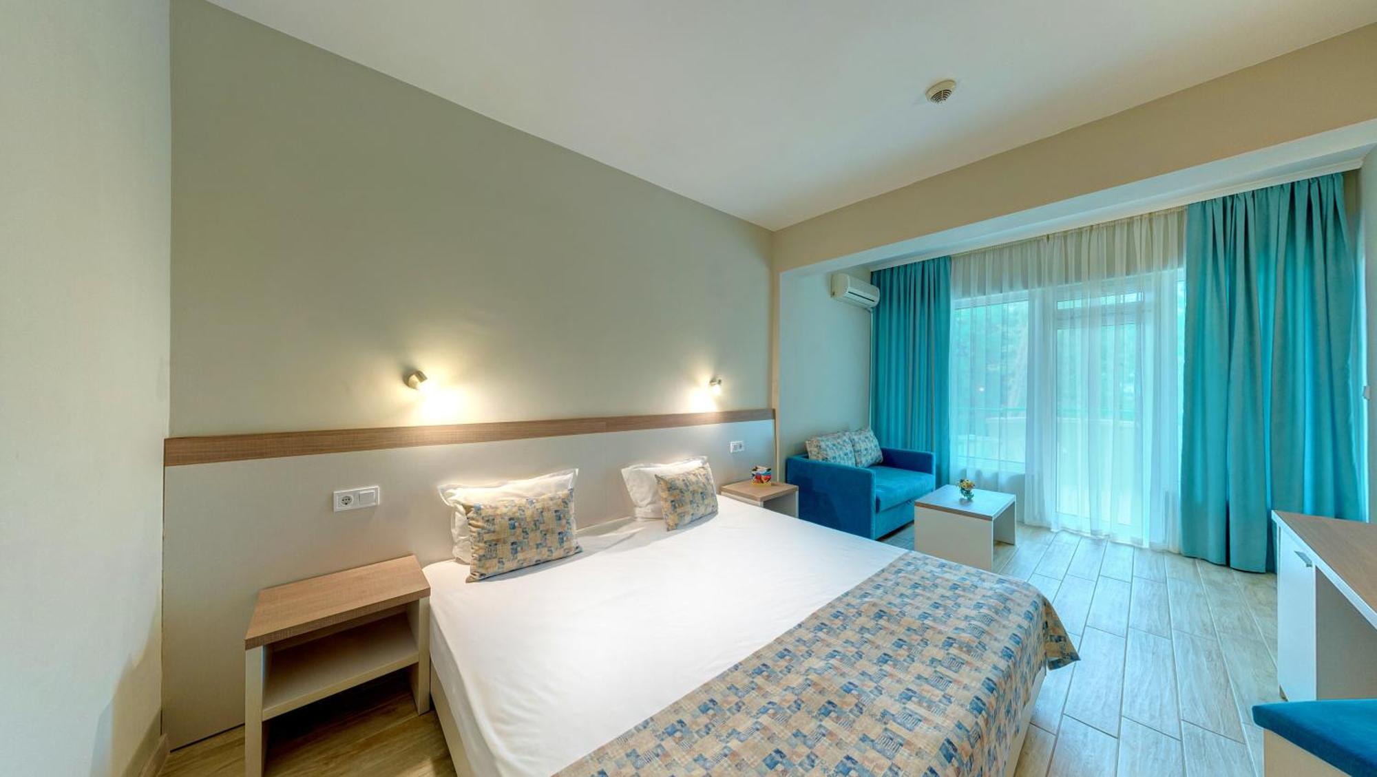 Ljuljak Hotel Goudstrand Buitenkant foto