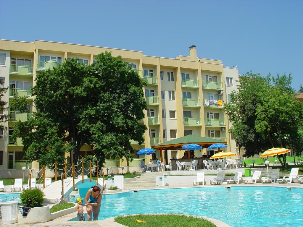 Ljuljak Hotel Goudstrand Buitenkant foto