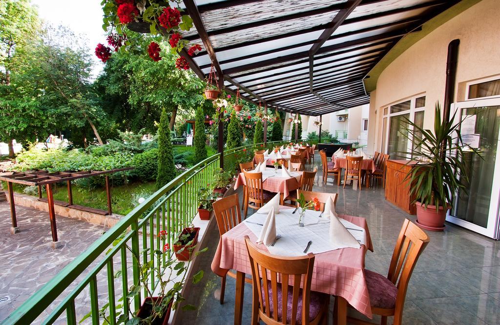 Ljuljak Hotel Goudstrand Buitenkant foto