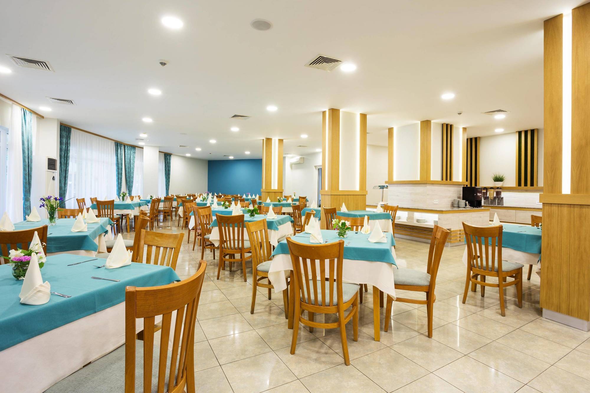 Ljuljak Hotel Goudstrand Buitenkant foto