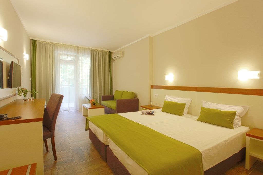 Ljuljak Hotel Goudstrand Buitenkant foto