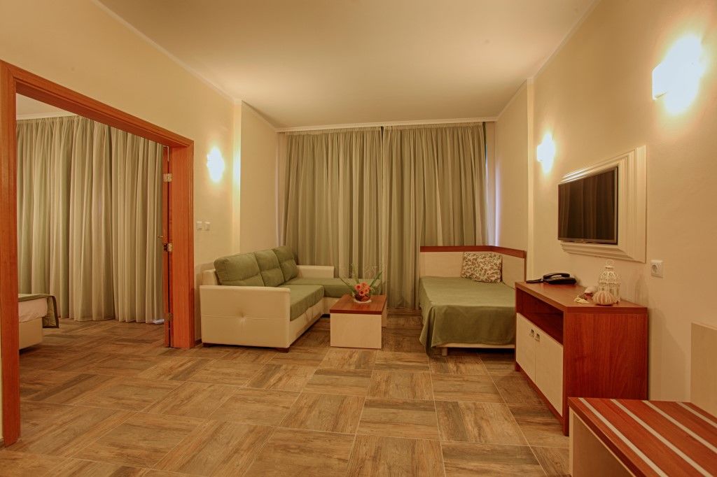 Ljuljak Hotel Goudstrand Buitenkant foto