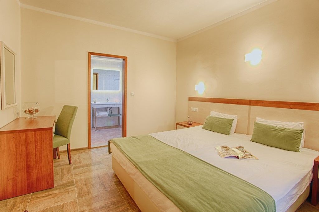 Ljuljak Hotel Goudstrand Buitenkant foto