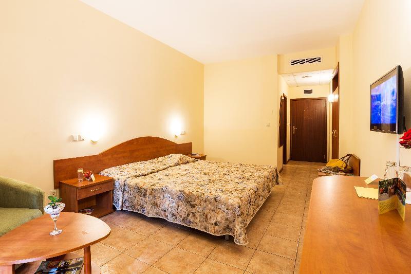 Ljuljak Hotel Goudstrand Buitenkant foto