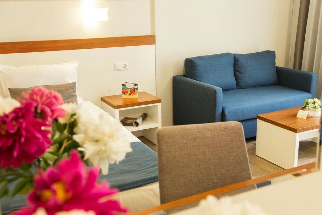 Ljuljak Hotel Goudstrand Buitenkant foto